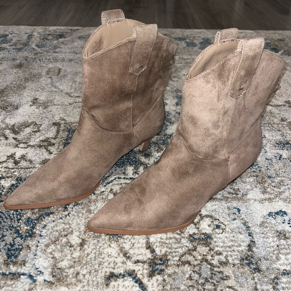 Jason Wu Women's Western Tan Suede Heeled Boots.
